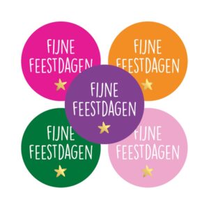 inpakken kerstcadeautje, cadeausticker kerst