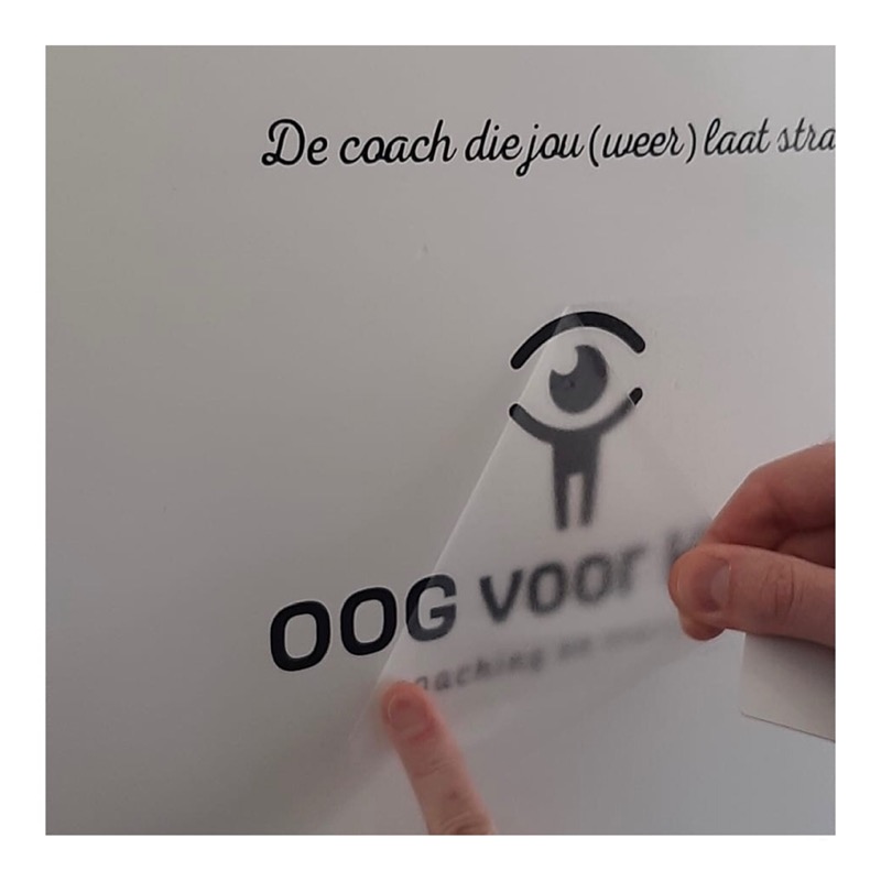 sticker met logo. logosticker